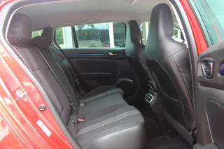 Renault Mégane Estate Renault Mégane Estate 1.2 TCe GT-Line / Trekhaak / Camera / Bose / Keyless / 17'' / Navigatie / Getint glas / Dodehoek / DAB / Cruise Control - afbeelding nr 12