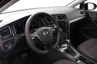 Volkswagen e-Golf Volkswagen e-Golf | Navigatie | Climate control | Virtuel Cockpit | Camera | Keyless | Bluetooth | Cruise Control | Lichtmetalen Velgen | - afbeelding nr 7