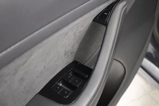 Tesla Model 3 - afbeelding nr 24