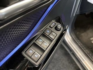 Toyota C-HR Toyota C-HR 1.2 Bi-Tone | CAMERA | NAVI | KEYLESS | LMV | METALLIC | LED - afbeelding nr 51