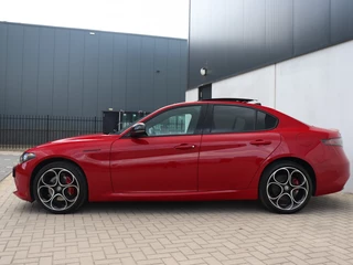 Alfa Romeo Giulia Alfa Romeo Giulia 2.0 Turbo 280 PK Competizione Q4 AWD | Pano | Harman | 19