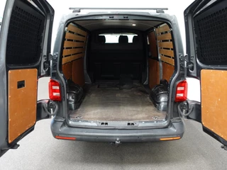Volkswagen Transporter Volkswagen Transporter 2.0 TDI L1H1 Airco Cruise control Trekhaak Parkeersensoren 3-zits Sidebars Euro6 - afbeelding nr 3