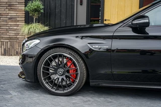 Mercedes-Benz C-Klasse Mercedes-Benz C-Klasse C63 AMG Edition1 One-of-500 - afbeelding nr 12