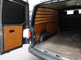 Volkswagen Transporter Volkswagen Transporter 2.0 TDI L1H1 Airco Cruise control Trekhaak Parkeersensoren 3-zits Sidebars Euro6 - afbeelding nr 7