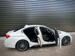 BMW 3 Serie BMW 3 Serie 320i M-PERFORMANCE VIRTUAL|M STOEL|LEDER|20'' M|CARPLAY - afbeelding nr 24