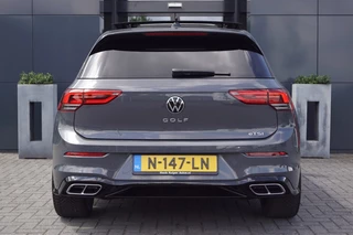 Volkswagen Golf Volkswagen Golf 1.5 TSI DSG R-Line 150pk/ Panodak /Trekhaak/ Camera / 19 Inch/DCC/ACC - afbeelding nr 8