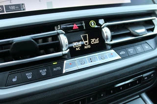 BMW 3 Serie BMW 3-serie 330e eDrive Sport/Shadow/Schuifdak/19inch - afbeelding nr 20