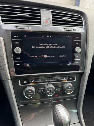 Volkswagen Golf Volkswagen Golf 1.0 TSI Comfortline Bus CarPlay/Massage/Stoelverw/Adap.Cruise/Navi/Climate/incl. onderhoudsbeurt - afbeelding nr 16