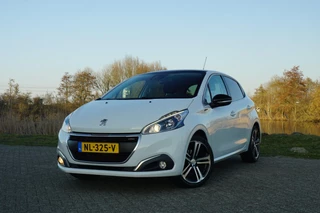 Peugeot 208 Peugeot 208 1.2 PureTech 110pk GT-line - Blanc Nacré - Panoramadak - Lekker Sportief - afbeelding nr 2