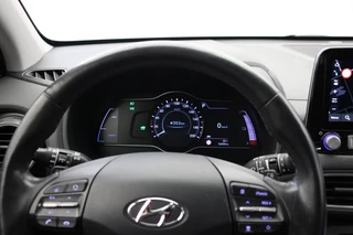 Hyundai Kona Hyundai Kona Electric Premium 64 kWh - Carplay, Camera, Leer, Stoelverw. - afbeelding nr 18