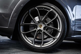 Porsche Cayenne Porsche Cayenne Coupé 3.0 E-Hybrid | Lightweight Package | SportDesign | Sport Chrono | PASM | Carbon | 22 inch | NL Auto | - afbeelding nr 27