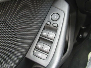 BMW 1 Serie BMW 1-serie 118i High Executive | Trekhaak - afbeelding nr 19