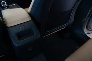 Volvo XC60 Volvo XC60 2.0 T8|455PK AWD|Org NL|1ste Eig|Ultimate Bright|Luchtv.|Bowers & Wilkins|Trekhaak|Head-Up|Pano|Crystal|Dealer Onderhouden - afbeelding nr 45