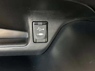 Toyota C-HR Toyota C-HR 1.2 DYNAMIC AUTOMAAT TREKHAAK/NAVIGATIE/CRUISE/ENZ. - afbeelding nr 32