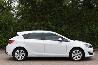 Opel Astra Opel Astra 1.4 Turbo Blitz | NL-Auto | Nav | Cruise Contr | Bluetooth | Trekhaak | 4-Seasons | NAP | Netjes - afbeelding nr 5