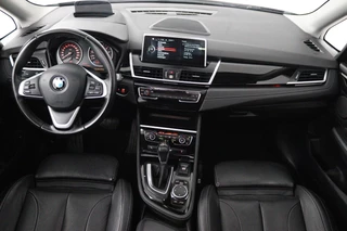 BMW 2 Serie BMW 2-serie Active Tourer 225i xDrive M Sport (PANORAMADAK, TREKHAAK, STOELVERWARMING, HEAD-UP, PARKEERSENSOREN, NAVIGATIE) - afbeelding nr 3
