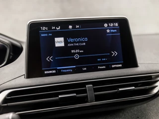 Peugeot 5008 Automaat (APPLE CARPLAY, DIGITAL COCKPIT, LEDER, 360 CAMERA, GETINT GLAS, SPORTSTOELEN, KEYLESS, CRUISE, NIEUWSTAAT) - afbeelding nr 28