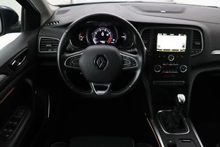 Renault Mégane Renault Mégane 1.3 TCe Bose | Trekhaak | Camera | Navigatie |  Keyless | Massage | Carplay | Dodehoek detectie | Climate control | Cruise control - afbeelding nr 3