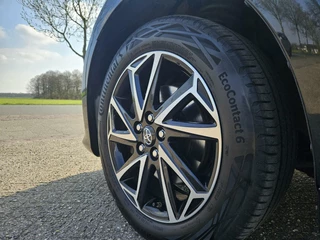 Toyota Yaris Toyota Yaris 1.5 Hybrid Dynamic | Nieuw Model / Dealer OH | Carplay / Cruise - afbeelding nr 17