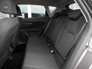 SEAT Leon | Navigatie & Apple Carplay/Android Auto | Parkeersensoren | Hoogteverstelling stoelen | Climate control | Donker getint glas | Cruise control - afbeelding nr 5