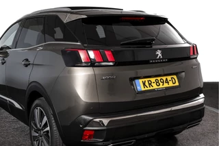 Peugeot 3008 Peugeot 3008 1.2 PureTech 130 PK GT Line | S/K-Panodak | Dig. Cockpit | Cruise | PDC | Camera | NAV | ECC | Elek. Klep | DAB | LM 19