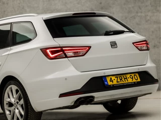 SEAT Leon 150Pk Automaat (PANORAMADAK, NAVIGATIE, CLIMATE, LEDER/ALCANTARA, STOELVERWARMING, SEAT SOUND, SPORTSTOELEN, LED KOPLAMPEN, GETINT GLAS, CRUISE, NIEUWE APK, NIEUWSTAAT) - afbeelding nr 14