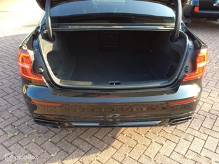 Volvo S60 Volvo S60 2.0 T5 R-Design Black Edition Camera Apple Carplay 19