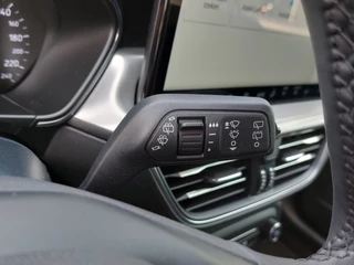 Ford Focus Ford Focus 1.0 EcoBoost 125pk Hybrid Titanium X | Navi | Apple Carplay + Android Auto | Clima | Cruise | Led Koplampen | Pdc V+A+Camera | Stoel+Stuurwielverwarming | Privacy Glass | 16''lm - afbeelding nr 21