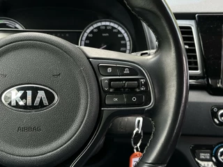 Kia Niro Kia Niro 1.6 GDi Hybrid ExecutiveLine, NL AUTO, NAP, ECC-AIRCO, LEDER, NAVI, CAMERA, PARKEERSENSOREN, LICHTMETAAL 18