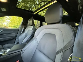 Volvo XC60 Volvo XC60 2.0 T8 Plug-in hybrid AWD R-Design / Pano / HK' - afbeelding nr 15