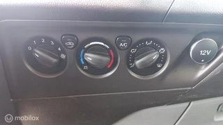 Ford Transit Custom Ford Transit Custom 290 2.2 TDCI L2H1 Ambiente ECOnetic/AIRCO - afbeelding nr 11