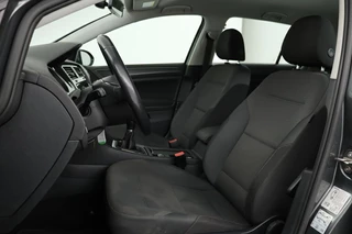 Volkswagen Golf Volkswagen Golf 1.0 TSI Comfortline | Carplay | Navigatie |  Adaptive cruise | Climate control | PDC | Bluetooth | Comfortstoelen | LED - afbeelding nr 5