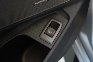 BMW M3 BMW 3-serie Touring M3 xDrive Competition CARBON Individual - afbeelding nr 36