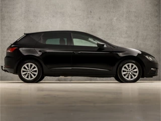 SEAT Leon 150Pk Automaat (APPLE CARPLAY, NAVIGATIE, CAMERA, CLIMATE, KEYLESS, SPORTSTOELEN, GETINT GLAS, PARKEERSENSOREN, CRUISE, LM VELGEN, NIEUWSTAAT) - afbeelding nr 4