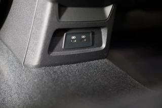 Audi A3 Audi A3 Sportback 40 TFSI e RS3 Look / 204 PK / RS Zetels / Cc / Camera / Navi / Open Pano / Digital Cockpit / Led / Pdc / 18 Inch - afbeelding nr 26