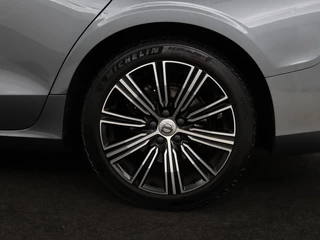 Volvo V60 Volvo V60 2.0 B4 Inscription | Panoramadak | Trekhaak |  Leder | Stoel & stuurverwarming | Head-Up | Adaptive cruise | Harman/Kardon | 360 camera | Carplay | Navigatie | Memory | Full LED | Keyless - afbeelding nr 40