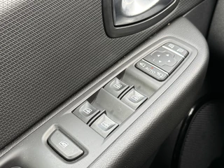 Renault Clio Renault Clio Estate 1.2 TCe Bose Automaat/Led/Navigatie/Cruise/Trekhaak/Camera/R-Link - afbeelding nr 33