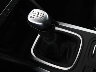 Renault Mégane Renault Mégane 1.3 TCe Bose | Trekhaak | Carplay |  Climate control | Navigatie | Dodehoek detectie | Park Assist | Cruise control - afbeelding nr 18