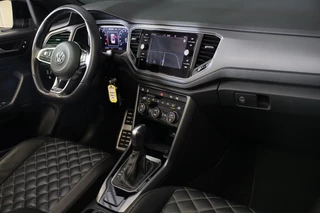 Volkswagen T-Roc Volkswagen T-Roc Cabrio 1.5 TSI R-Line / AUT / Acc / Digital Cockpit / Lane Assist / Dode Hoek / Leder / Camera / Navi / 20 Inch - afbeelding nr 6