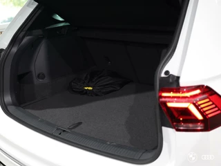 Volkswagen Tiguan Volkswagen Tiguan 1.4 TSI eH 3x R LINE / PANODAK / ACC / MATRIX / TREKHAAK / 19