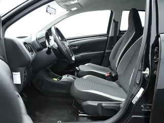 Toyota Aygo Toyota Aygo 1.0 VVT-i x-play Automaat | Carplay navigatie | Camera | Airco - afbeelding nr 19