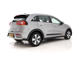 Kia Niro Kia Niro 1.6 GDi Hybrid ExecutiveLine Aut. *LEATHER-FABRIC | NAVI-FULLMAP | KEYLESS | CAMERA | COMFORT-SEATS | DIGI-COCKPIT | LANE-ASSIST | ECC | CARPLAY | PDC | 16''ALU* - afbeelding nr 6
