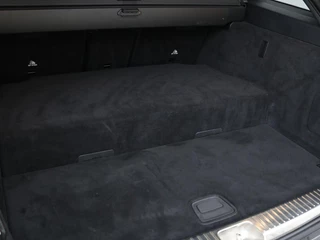 Mercedes-Benz C-Klasse Mercedes-Benz C-klasse 300e AMG Night | Adaptive cruise |  Stoelverwarming | Carplay | Leder/Alcantara | Camera | Navigatie | Full LED - afbeelding nr 12