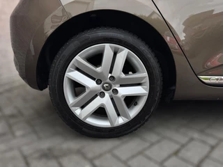 Renault Clio Renault Clio 1.0 TCe Zen NL AUTO / 4-SEIZOENENBANDEN / NAVI / CRUISE / PARKEERSENSOREN ACHTER / CARPLAY - afbeelding nr 8