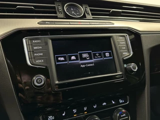 Volkswagen Passat Volkswagen Passat 1.4 TSI GTE Connected TREKHAAK-NAVI-DAB-STOELVERWARMING - afbeelding nr 27
