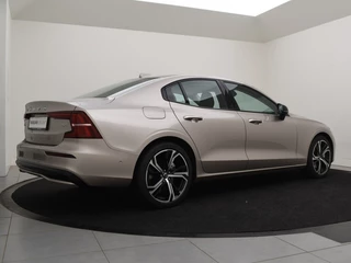 Volvo S60 Volvo S60 B4 AUT(7) PLUS DARK SCHUIFDAK 360GR CAM 19INCH HARMAN KARDON - afbeelding nr 3