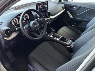 Audi Q2 Audi Q2 ✅2025✅35 TFSI ✅FACELIFT✅ S EDITION 150PK VIR.COCKPIT ELEK.KLEP TOUCHSCREEN CARPLAY NAVI CAMERA MATRIX LED STOELVERW. PDC KEYLESS 2025 