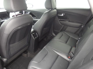 Kia Niro Kia Niro 1.6 GDi Hybrid DynamicPlusLine TREKHAAK / LEDER / STOELVERW / STUURVERW / FULL LED / CAMERA / PDC / BLUETOOTH / ACC / NL-AUTO - afbeelding nr 33