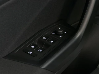 Volkswagen T-Roc Volkswagen T-Roc 1.5 TSI 150PK CARPLAY NAVI STOEL VERW. LED VIR.COCKPIT 03/2024 