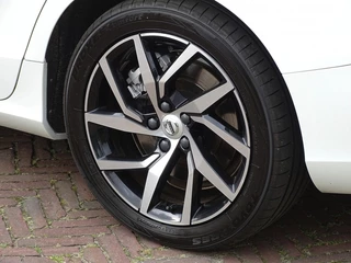 Volvo V60 Volvo V60 2.0 T6 350PK AWD R-design / Bns Pro 2020 / LED - afbeelding nr 39